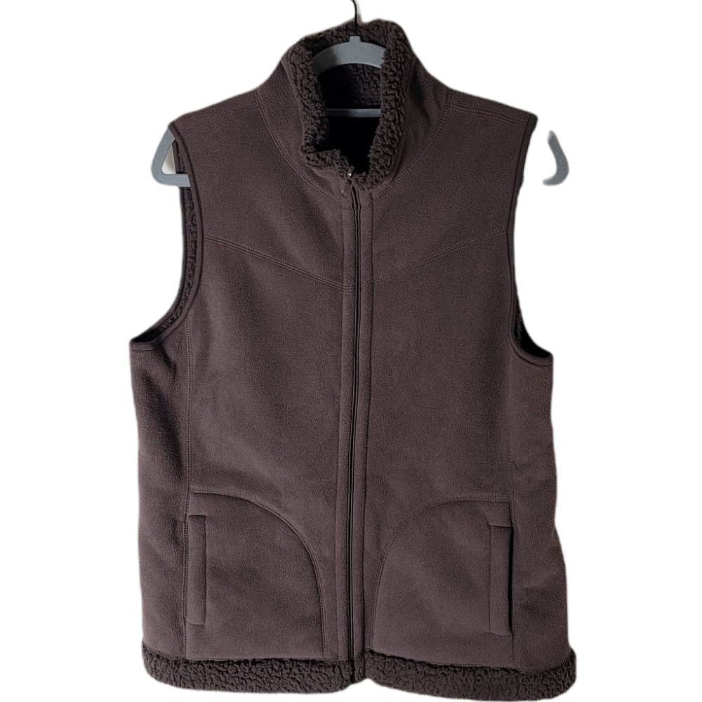 TKO brown reversible faux suede sherpa zip up vest women’s size large pockets